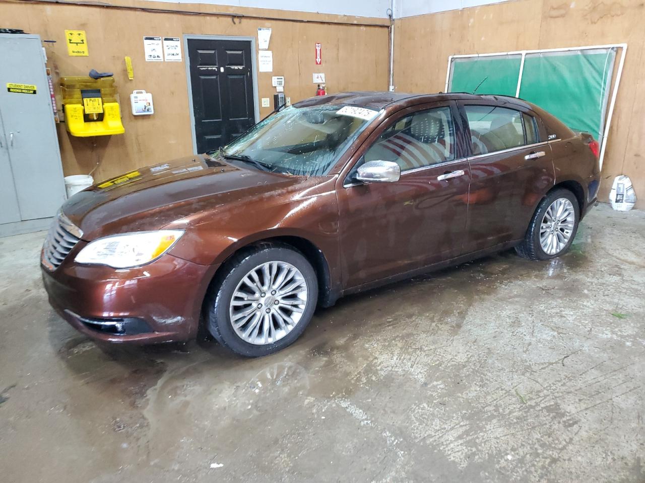 2013 Chrysler 200 Limited იყიდება Kincheloe-ში, MI - Top/Roof
