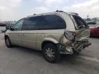 2006 Chrysler Town & Country Limited იყიდება Sun Valley-ში, CA - Rear End