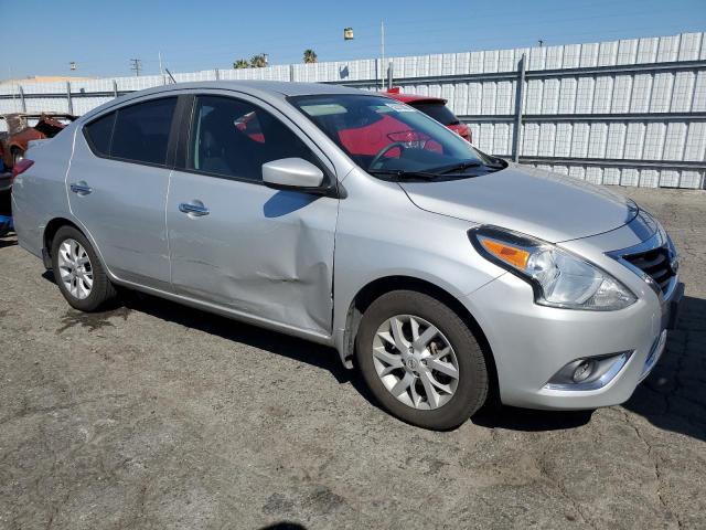  NISSAN VERSA 2017 Сріблястий