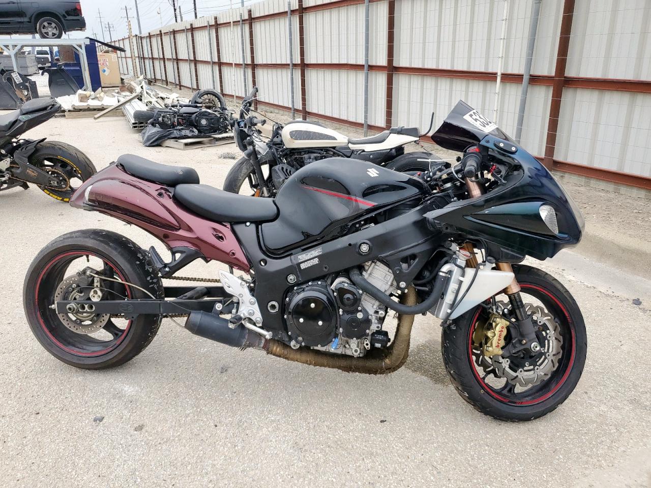 2016 Suzuki Gsx1300 Ra იყიდება Haslet-ში, TX - Front End