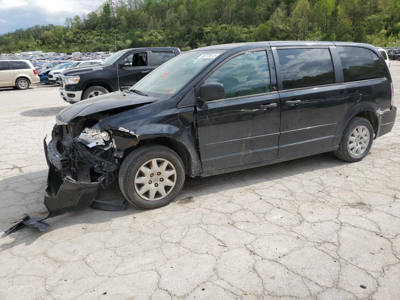2008 Chrysler Town & Country Lx იყიდება Hurricane-ში, WV - All Over