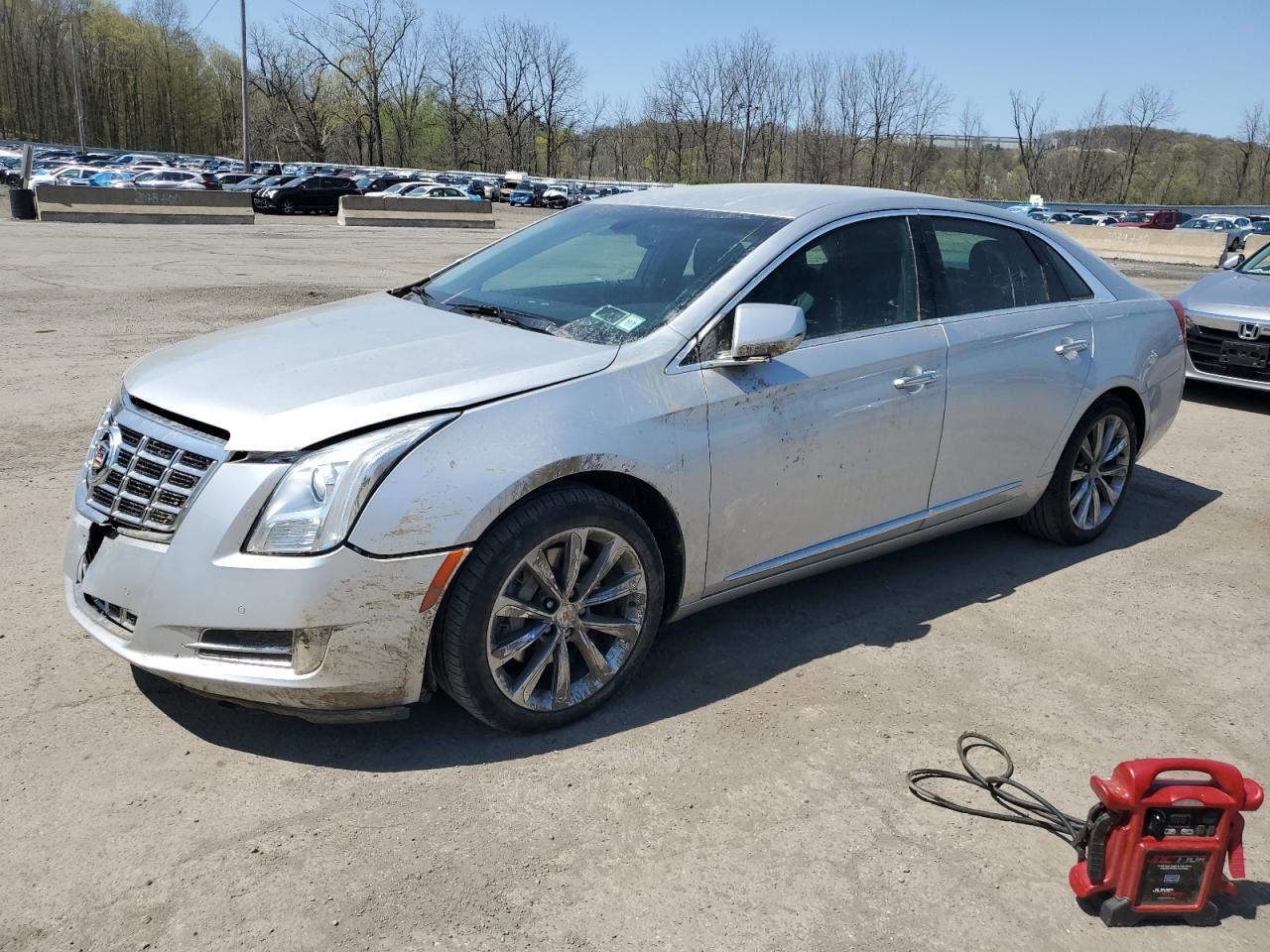 2013 Cadillac Xts Luxury Collection للبيع في Marlboro، NY - Front End