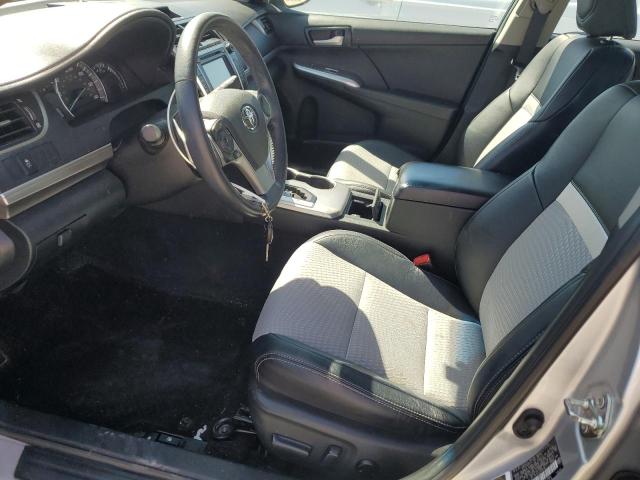 Седани TOYOTA CAMRY 2014 Сріблястий