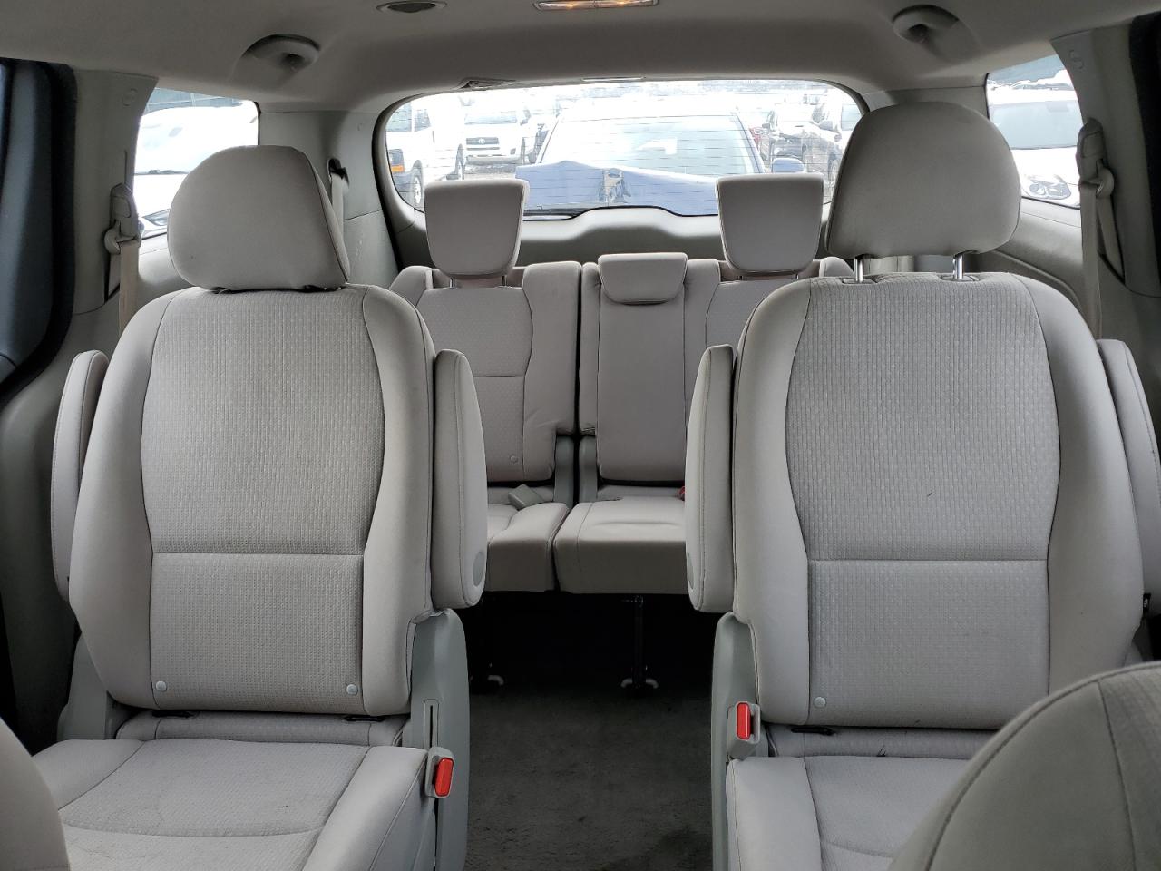 2016 Kia Sedona L VIN: KNDMA5C13G6208221 Lot: 52132915