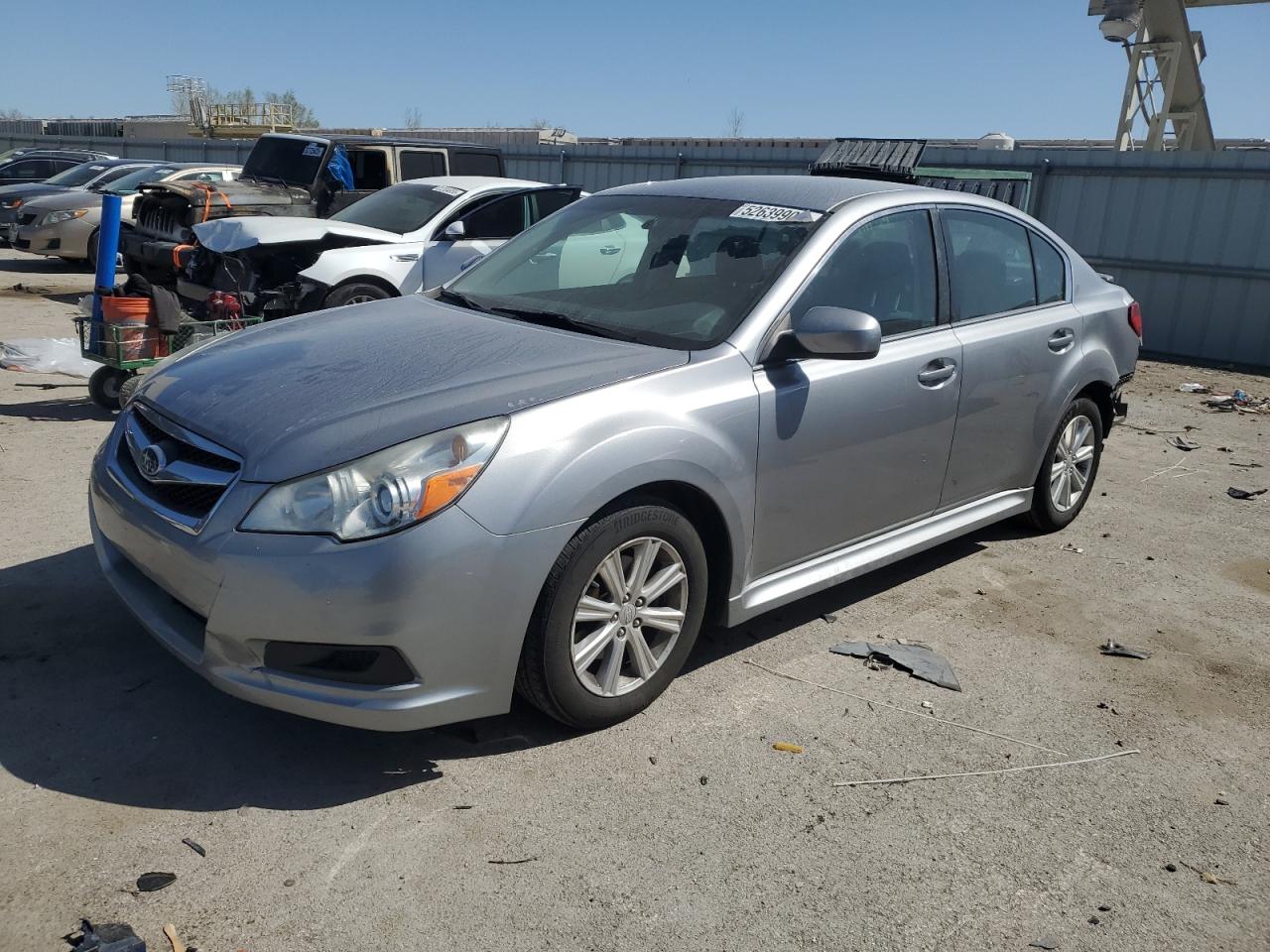 2010 Subaru Legacy 2.5I Premium იყიდება Kansas City-ში, KS - Rear End