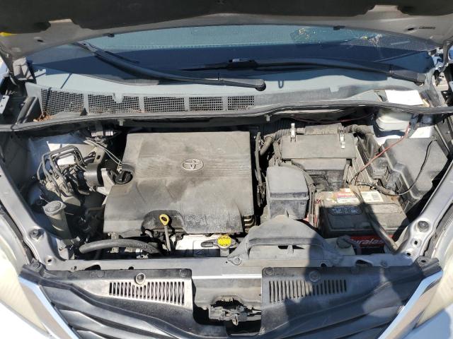 2011 TOYOTA SIENNA LE