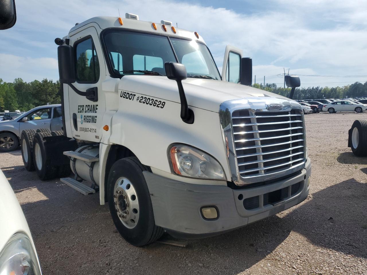 2011 Freightliner Cascadia Semi Truck for Sale in Charles City, VA - Minor Dent/Scratches