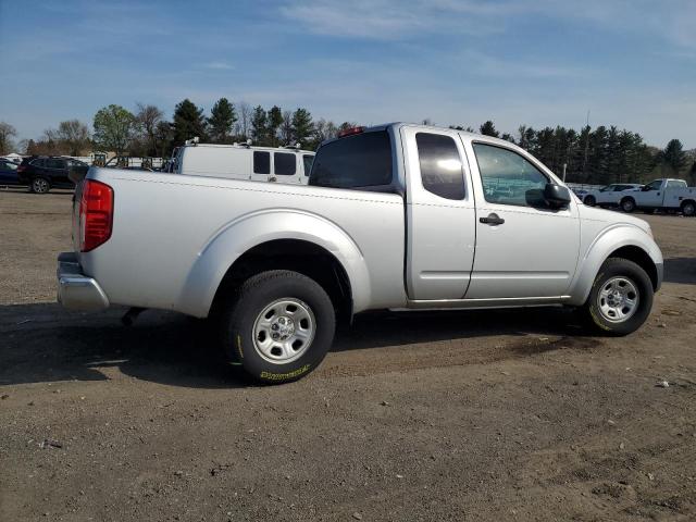Pickups NISSAN FRONTIER 2015 Srebrny
