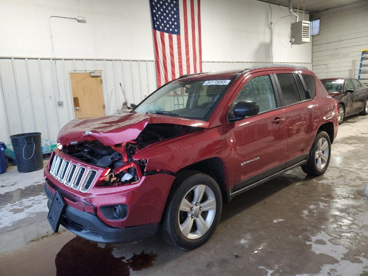 2013 Jeep Compass Sport للبيع في Des Moines، IA - Front End