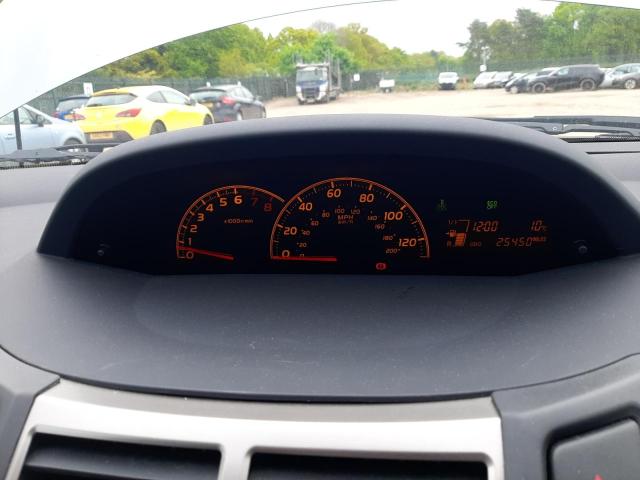 2009 TOYOTA YARIS SR V