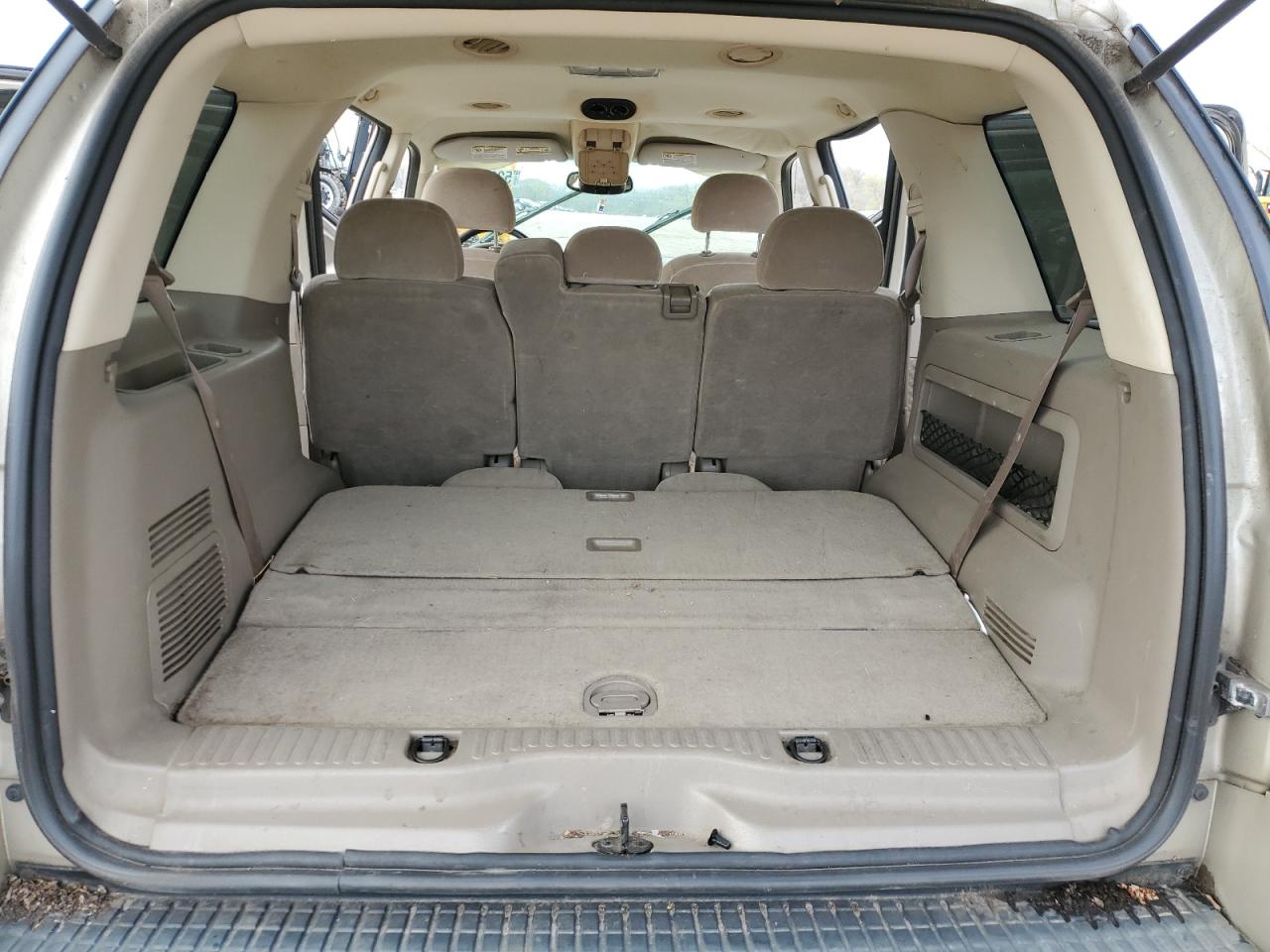 2004 Ford Explorer Xlt VIN: 1FMZU73K44UB98061 Lot: 52914385