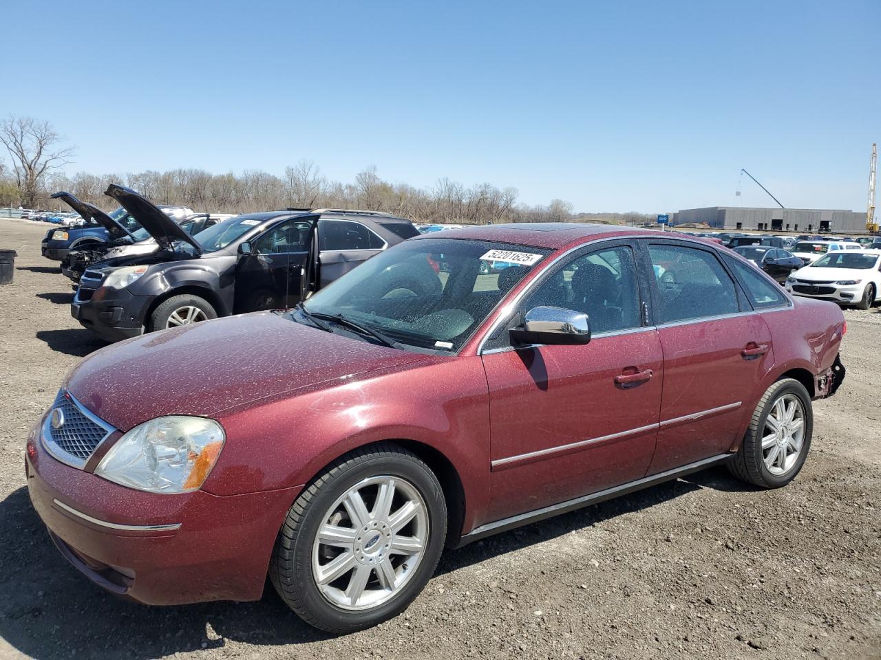 2005 Ford Five Hundred Limited zu verkaufen in Des Moines, IA - Rear End