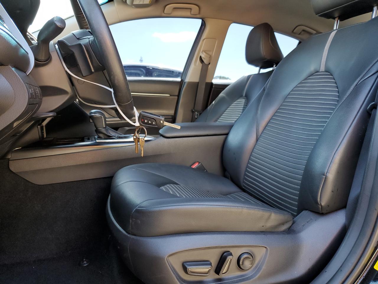 2019 Toyota Camry L VIN: 4T1B11HK7KU837160 Lot: 51799535