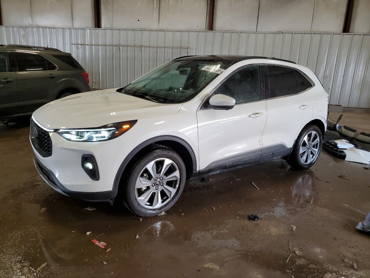 Lansing, MI에서 판매 중인 2025 Ford Escape Platinum - Rear End