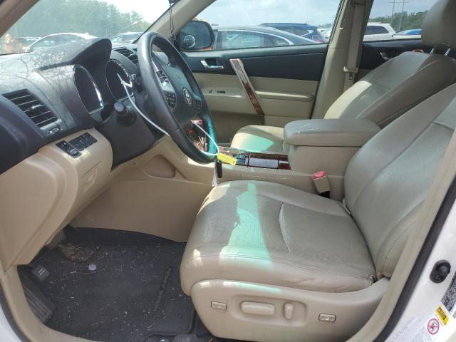 Паркетники TOYOTA HIGHLANDER 2013 Білий