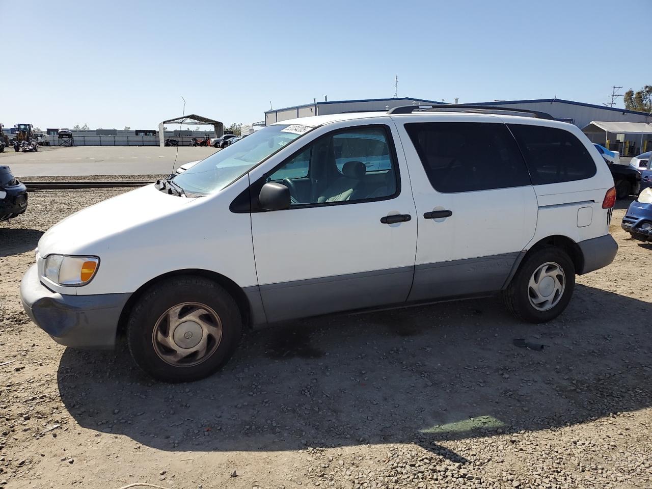 2000 Toyota Sienna Le იყიდება San Diego-ში, CA - Side