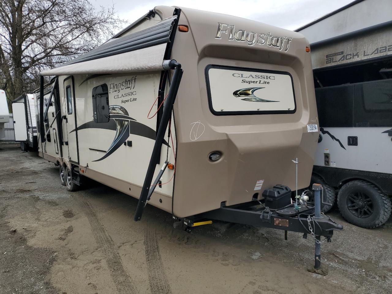 2016 Flag Trvl Trail for Sale in Cahokia Heights, IL - Top/Roof