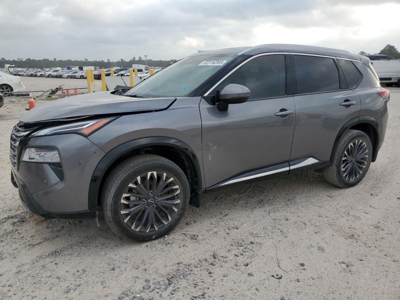 Houston, TX에서 판매 중인 2024 Nissan Rogue Platinum - Side