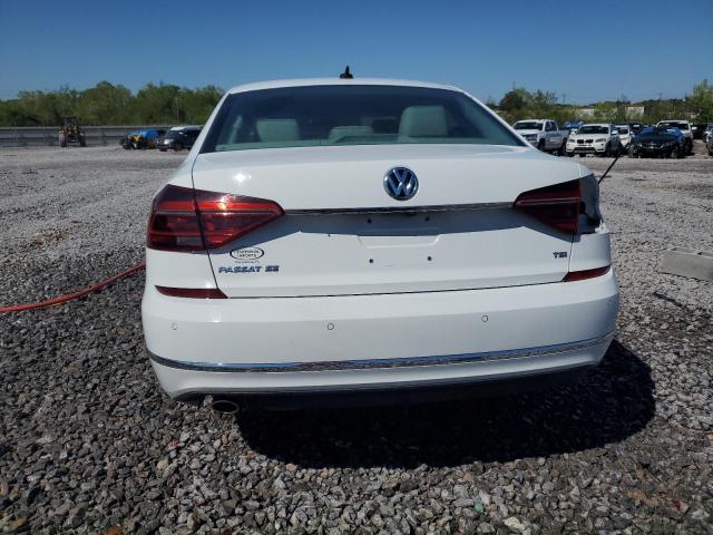  VOLKSWAGEN PASSAT 2018 Biały