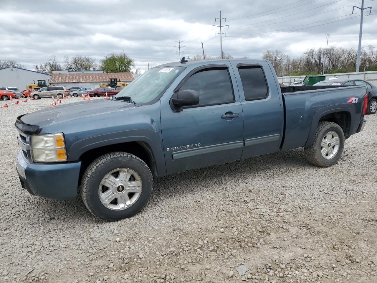 2009 Chevrolet Silverado K1500 Lt for Sale in Columbus, OH - Minor Dent/Scratches