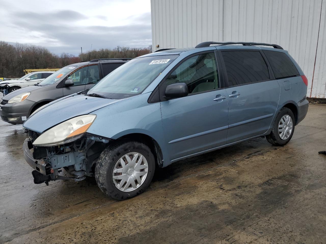 2007 Toyota Sienna Ce for Sale in Windsor, NJ - Front End