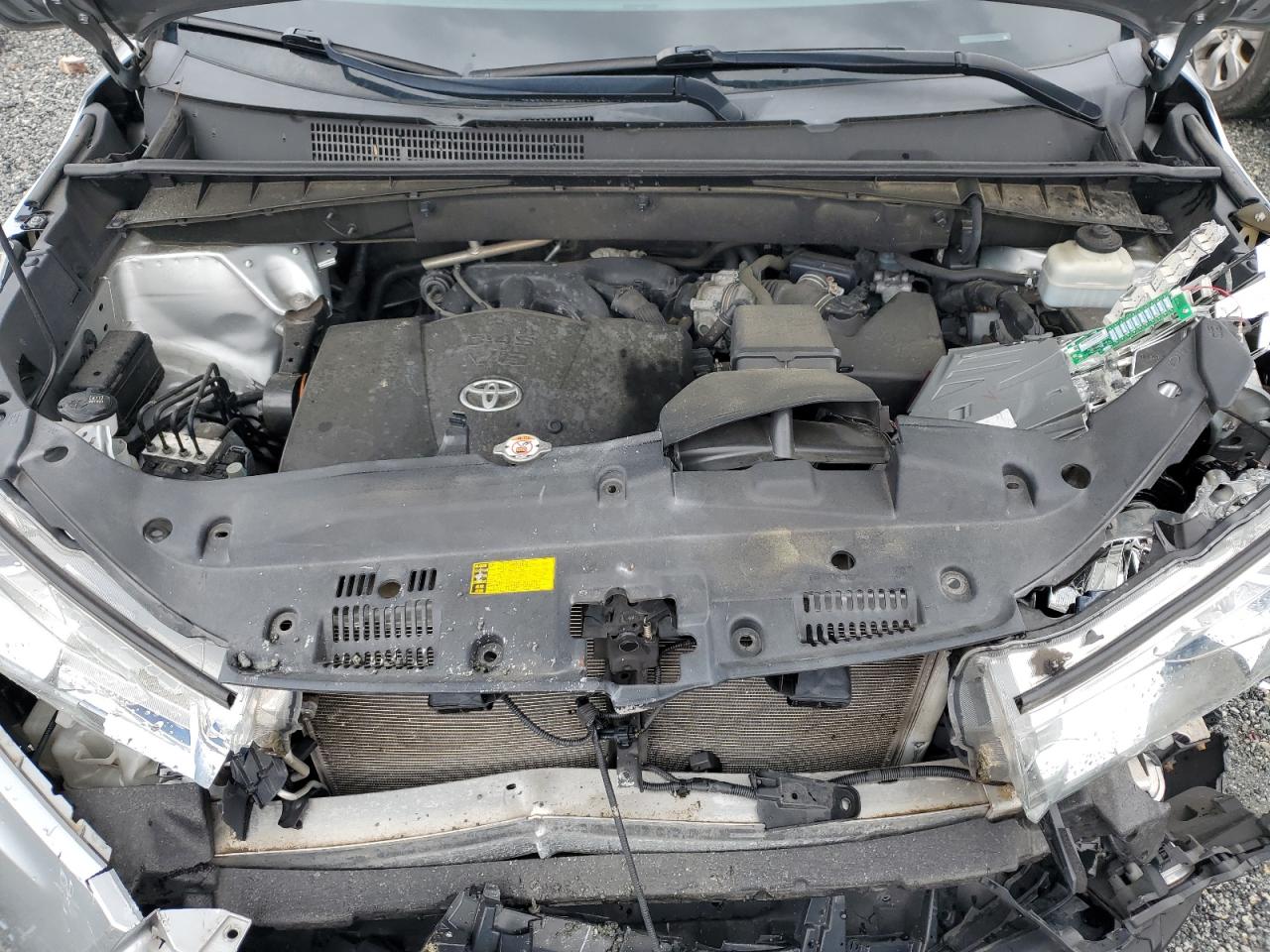 5tdjzrfh0ks593872 5TDJZRFH0KS593872 2019 Toyota Highlander Se