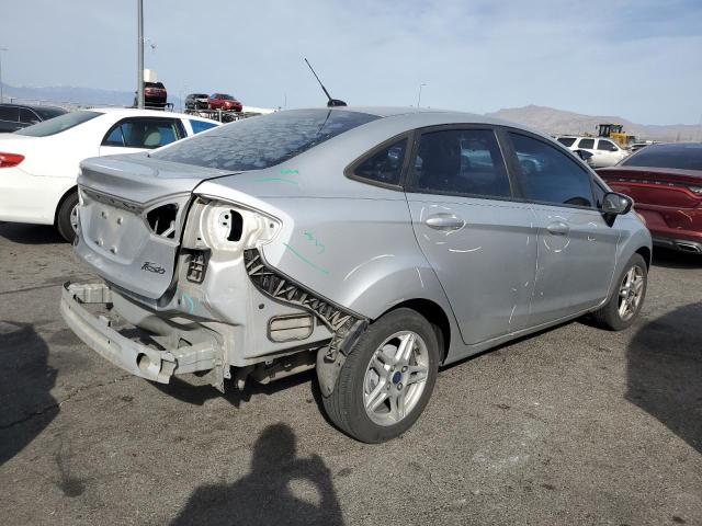  FORD FIESTA 2017 Серебристый