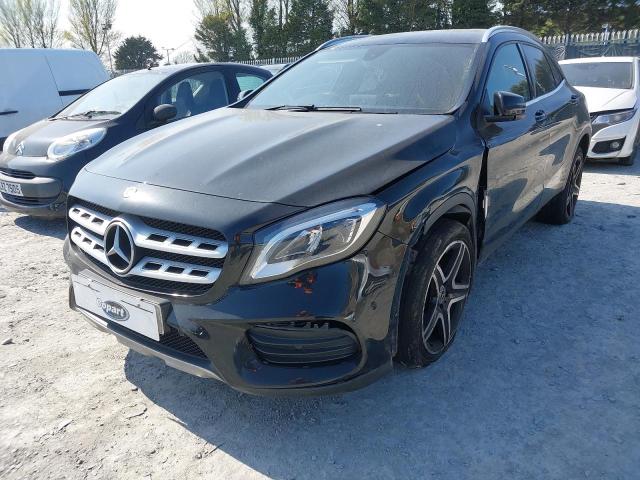 MERCEDES BENZ GLA 180 AM 2020