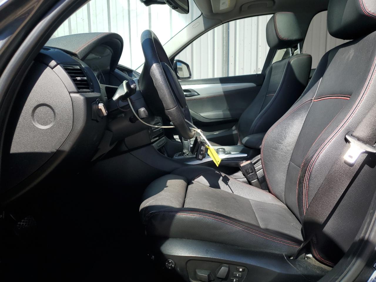 2015 BMW X1 Sdrive28I VIN: WBAVM1C59FVW57993 Lot: 52279735