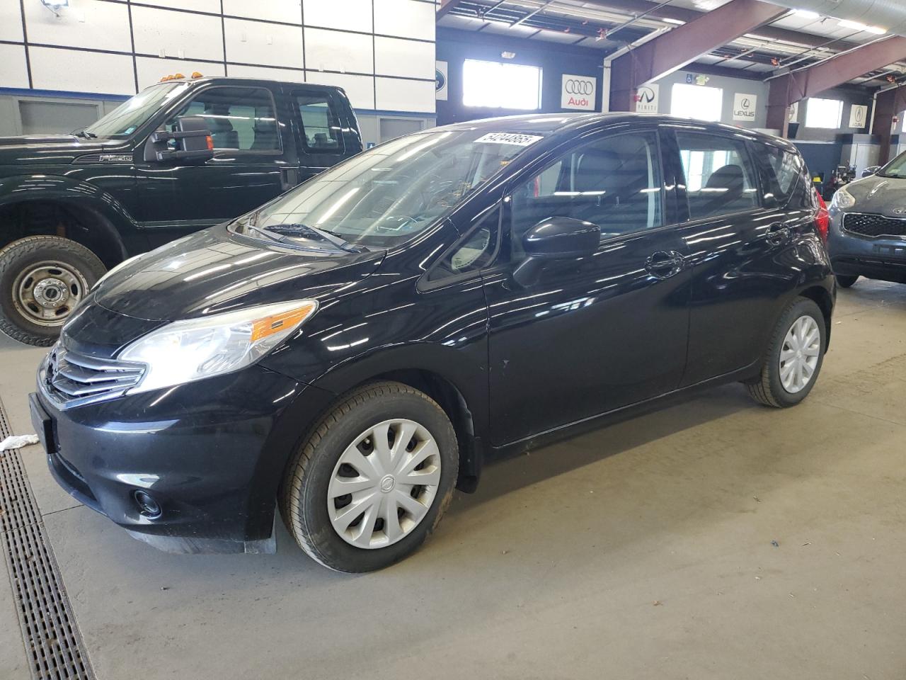 2016 Nissan Versa Note S იყიდება East Granby-ში, CT - Minor Dent/Scratches
