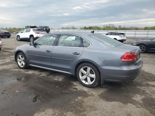 Sedans VOLKSWAGEN PASSAT 2013 Szary