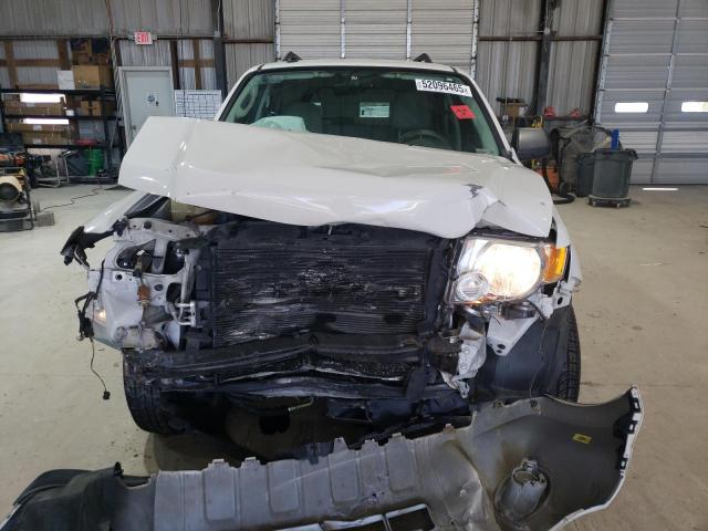 Паркетники FORD ESCAPE 2012 Белы