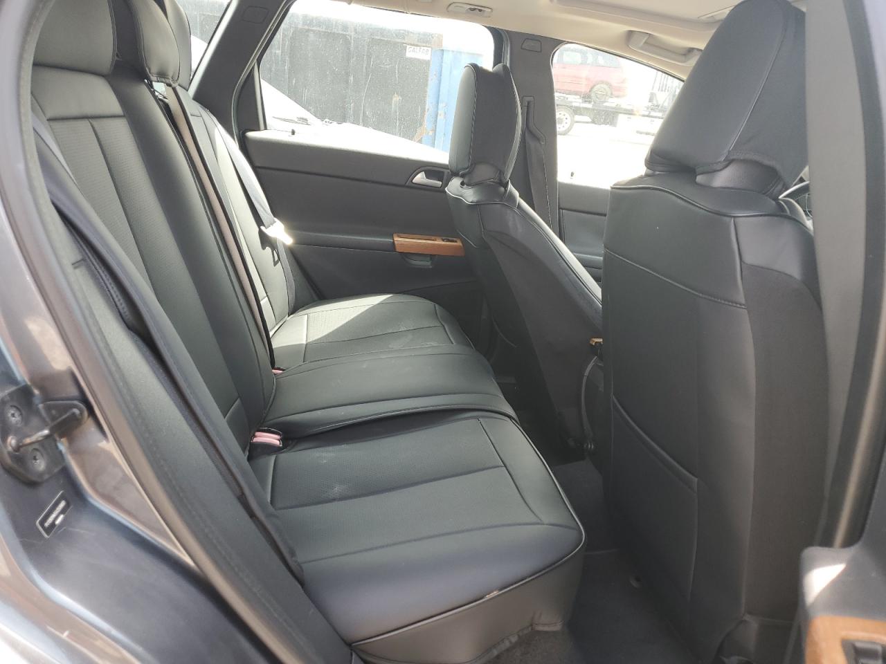 2010 Volvo V50 2.4I VIN: YV1390MW5A2528800 Lot: 53481295