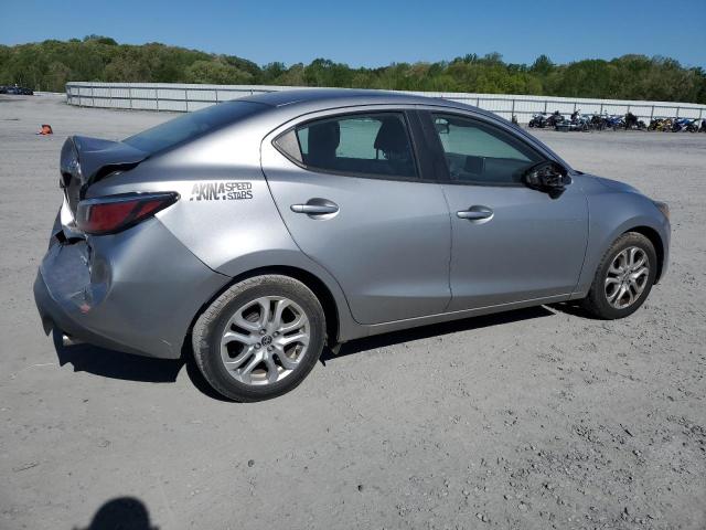  TOYOTA SCION 2016 Srebrny