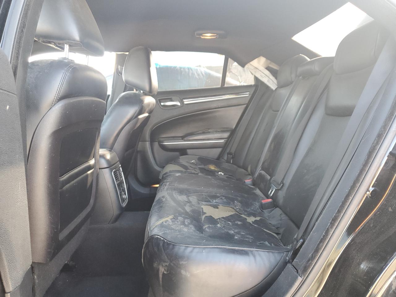 2012 Chrysler 300C VIN: 2C3CCAET3CH256182 Lot: 52744035
