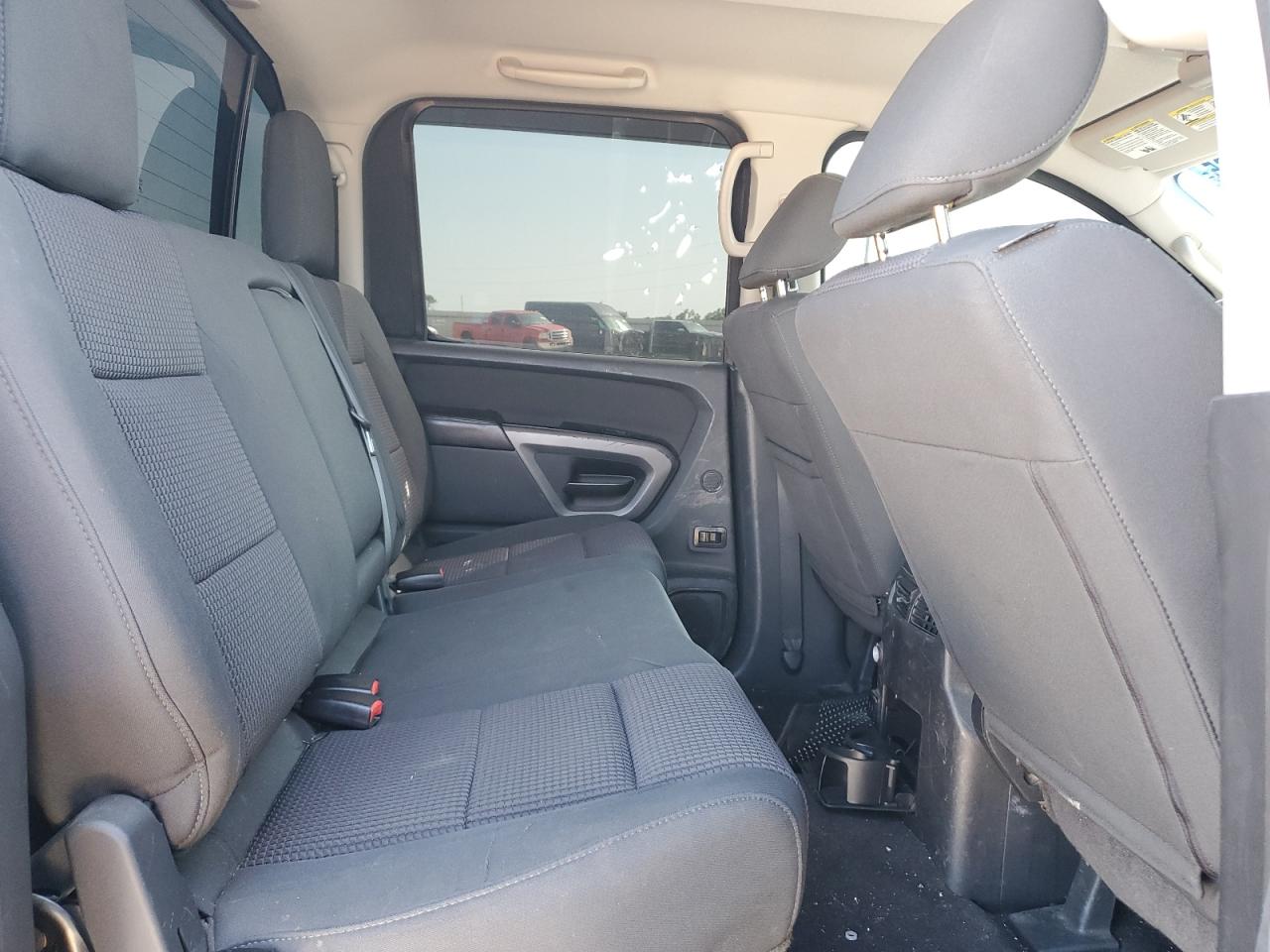 2015 Nissan Titan S VIN: 1N6BA0ED0FN506115 Lot: 52190365
