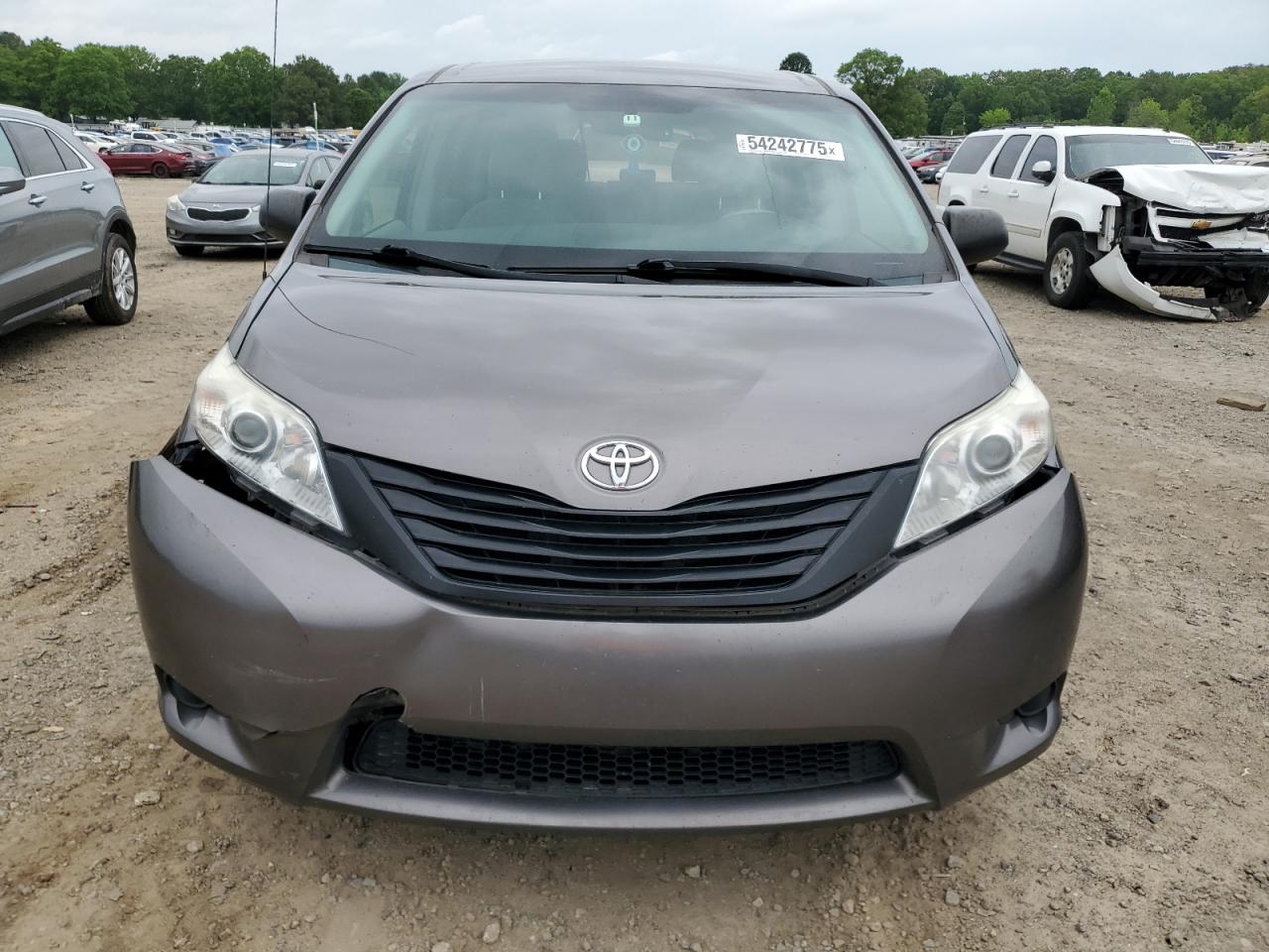 2011 Toyota Sienna Base VIN: 5TDKA3DC4BS002555 Lot: 54242775
