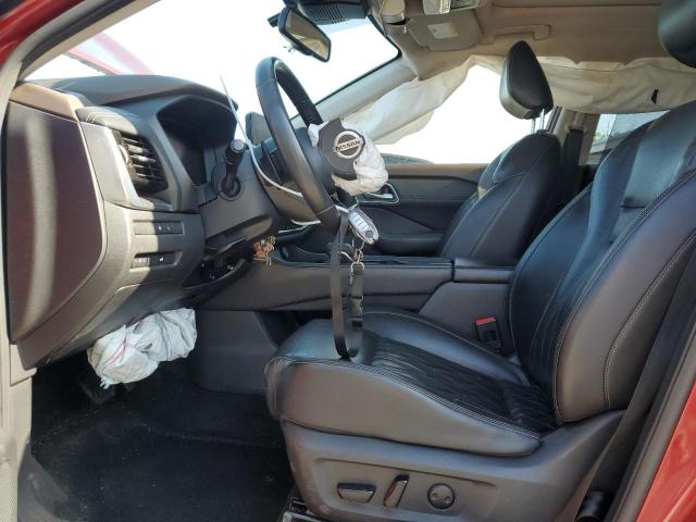  NISSAN ROGUE 2021 Czerwony