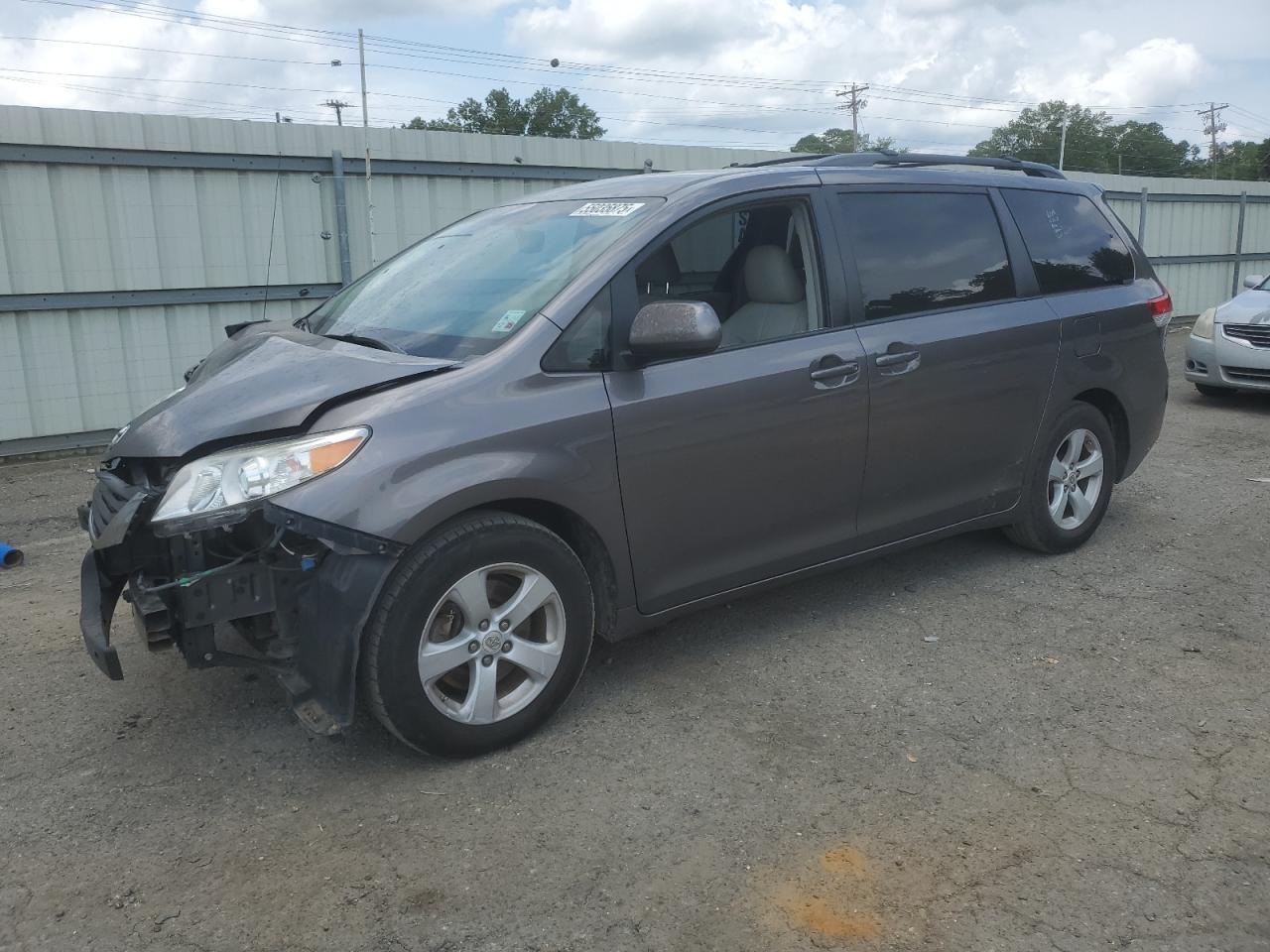 2011 Toyota Sienna Le for Sale in Shreveport, LA - Front End