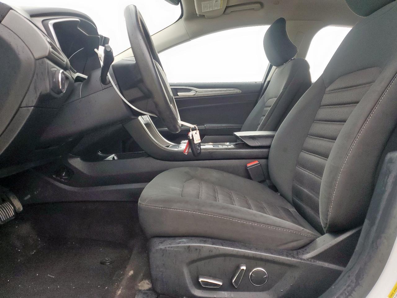 2019 Ford Fusion Se VIN: 3FA6P0LU7KR124926 Lot: 54041335