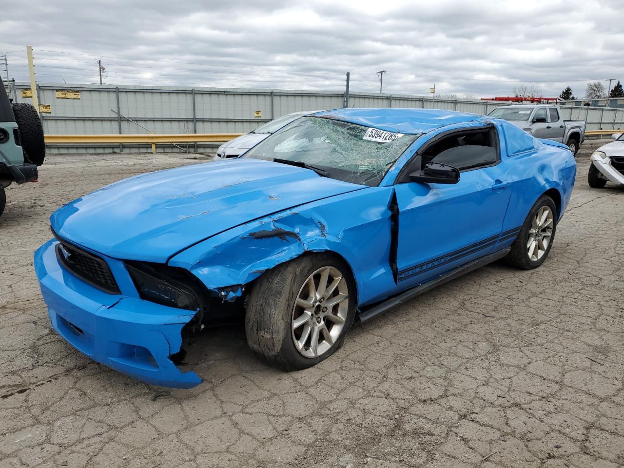 2011 Ford Mustang  للبيع في Dyer، IN - Rollover