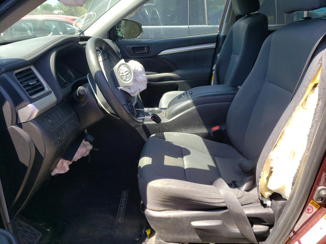 5TDBZRFH1KS741760 2019 Toyota Highlander Le