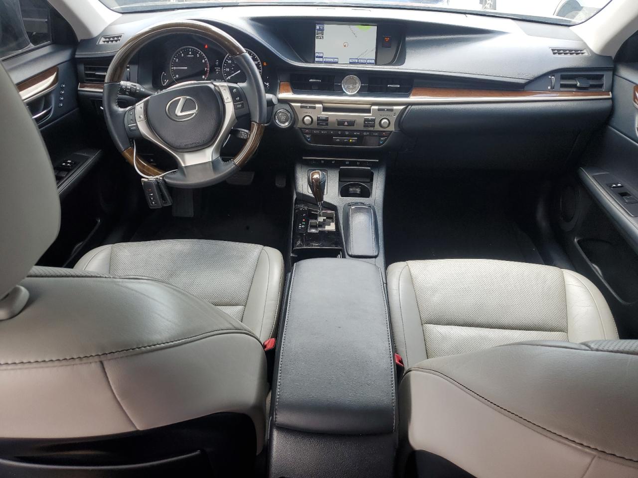 2014 Lexus ES - Image 8