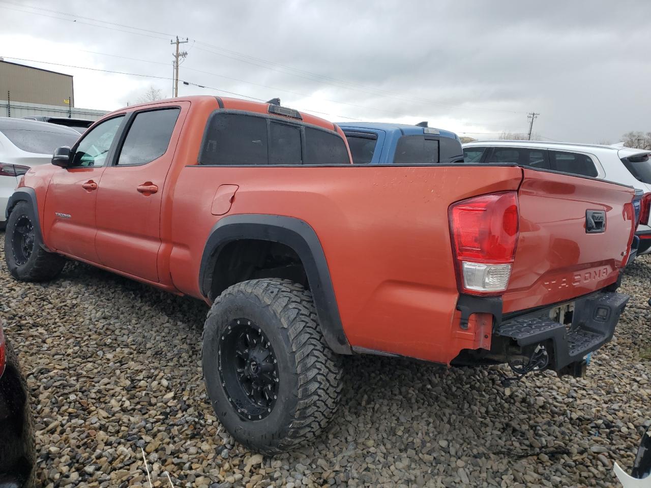 2016 Toyota Tacoma - Image 2