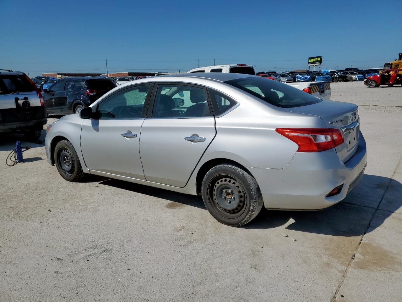 VIN: 3N1AB7AP8JY252799 2018 NISSAN SENTRA