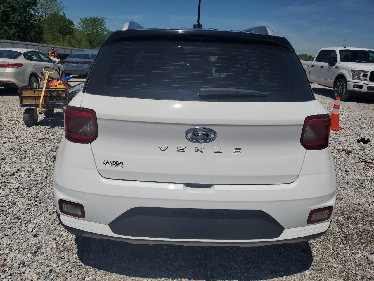 2023 Hyundai Venue Sel VIN: KMHRC8A37PU275191 Lot: 54215065