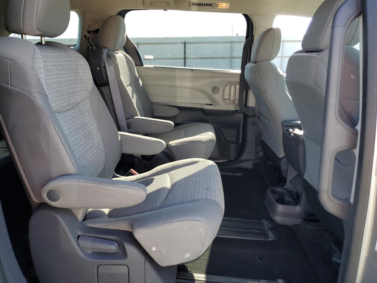 2021 Toyota Sienna Le VIN: 5TDKRKEC9MS035667 Lot: 53754995