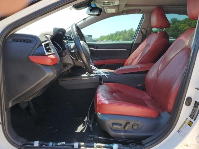  TOYOTA CAMRY 2018 Белый