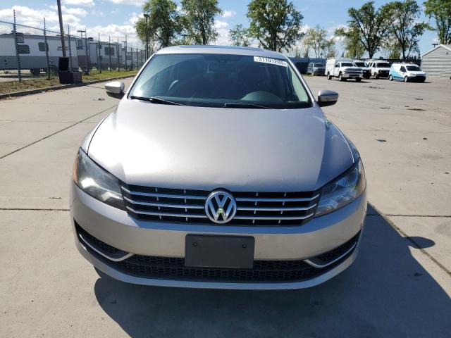  VOLKSWAGEN PASSAT 2013 Сріблястий