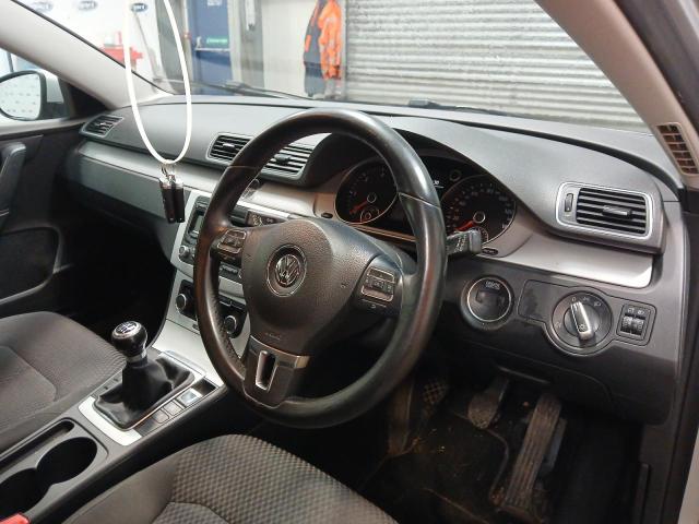 2011 VOLKSWAGEN PASSAT S B
